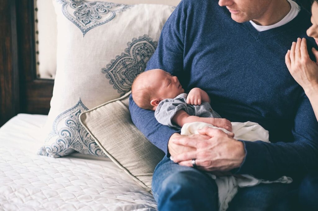 pareja y bebé reborn